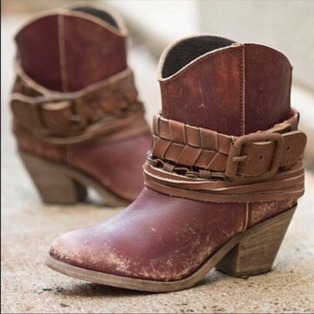 Corral Boot size 8 brand new